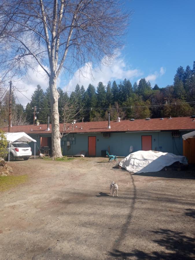 Bigfoot Rv & Cabins Park Happy Camp Екстер'єр фото